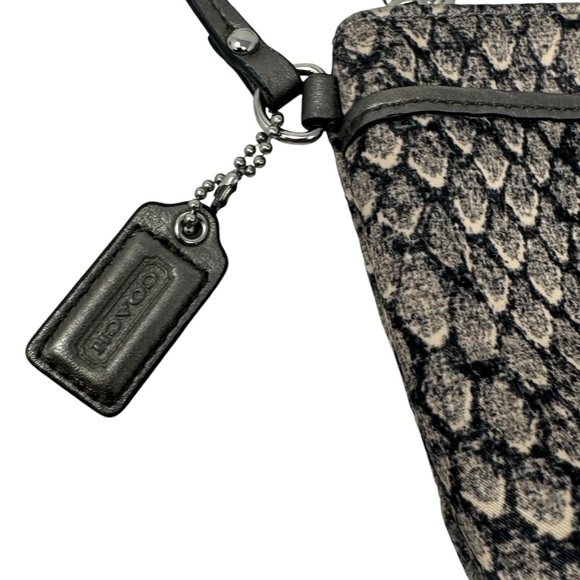 Coach Taylor Snake Print Turnlock Wristlet Gunmetal - Picture 2 of 6